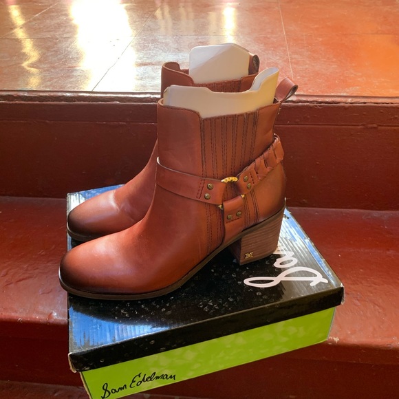 Booties - Picture 4 of 5